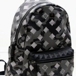 MCM Stark Munich Lion Camo Print Backpack - Gray/Black/White